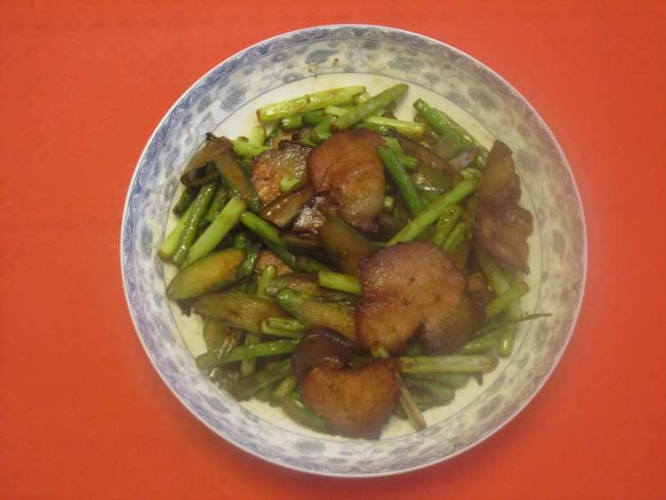 芦笋蒜苔炒腊肉步骤9