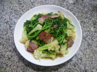白米苋腊肉炒花菜步骤9