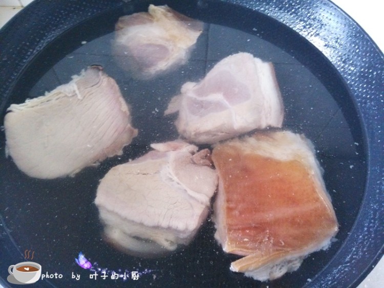 卤煮腊肉步骤3