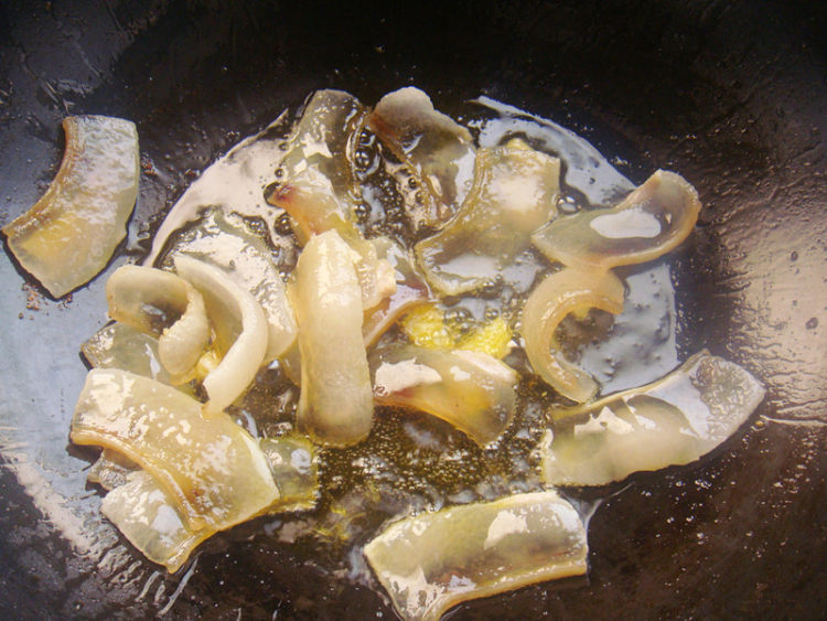 腊肉炒小土豆步骤5