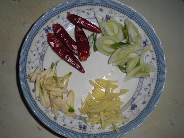 腊肉荷兰豆步骤3
