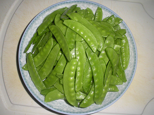 腊肉荷兰豆步骤1
