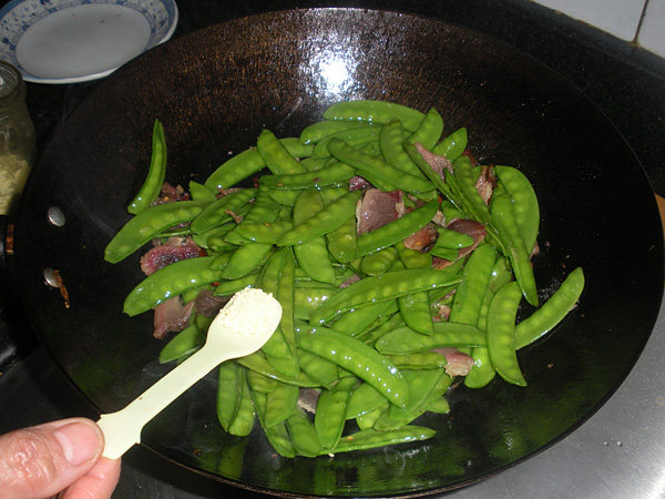 腊肉荷兰豆步骤10