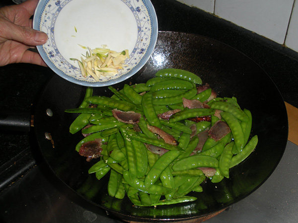 腊肉荷兰豆步骤11
