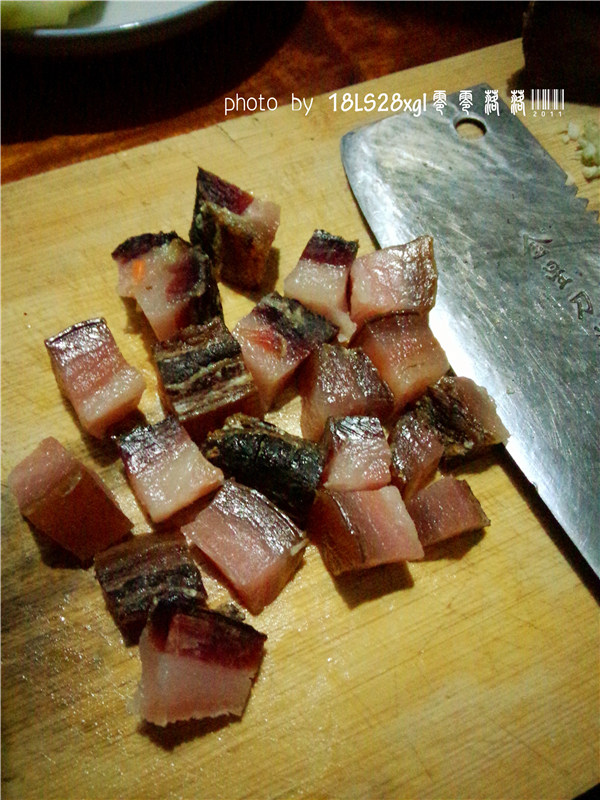 土豆腊肉焖饭步骤5