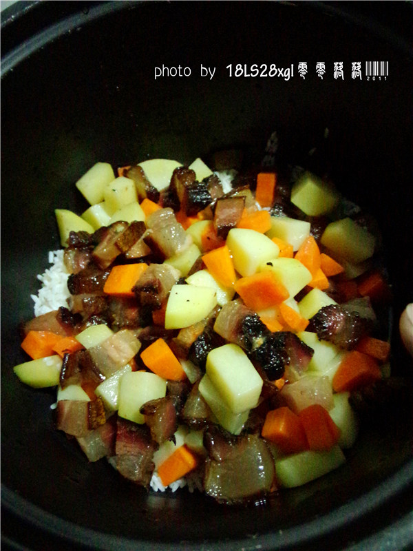 土豆腊肉焖饭步骤9