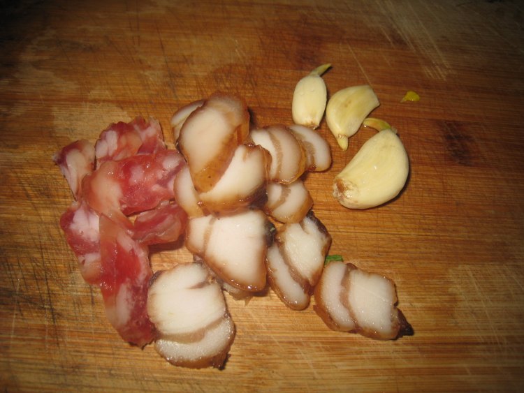 腊味炒迟菜心步骤1