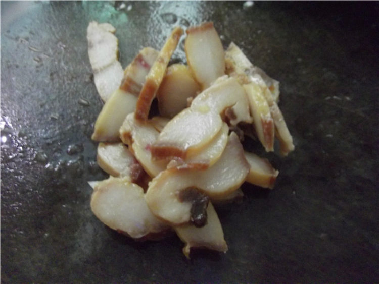 腊肉煮土豆步骤2