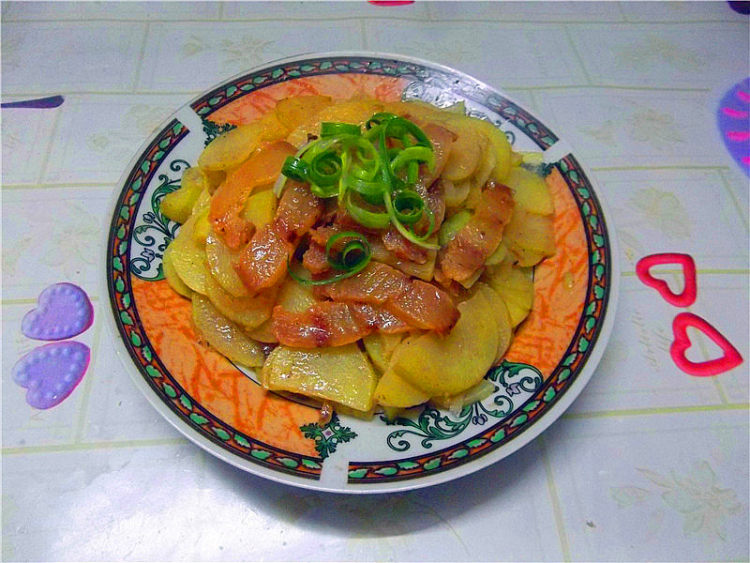 腊肉煮土豆步骤6