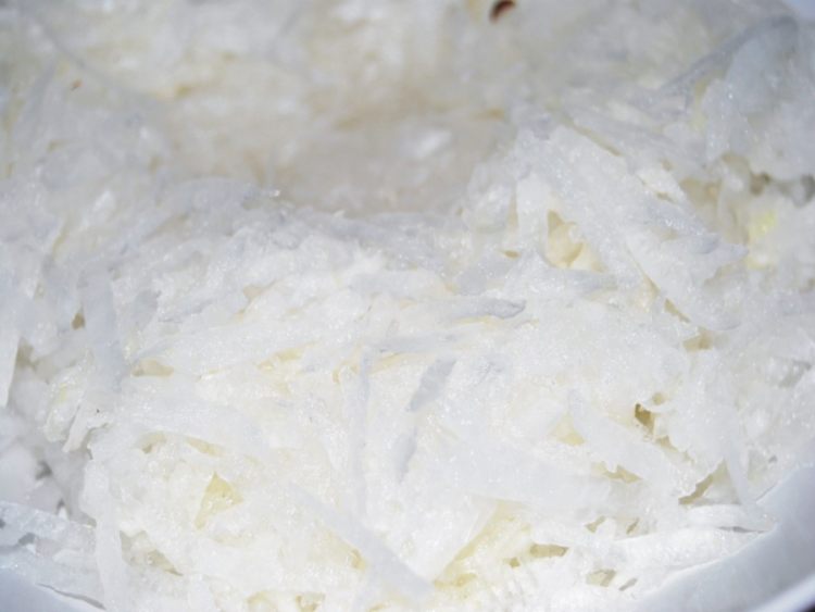 腊肉蒸萝卜丝步骤2
