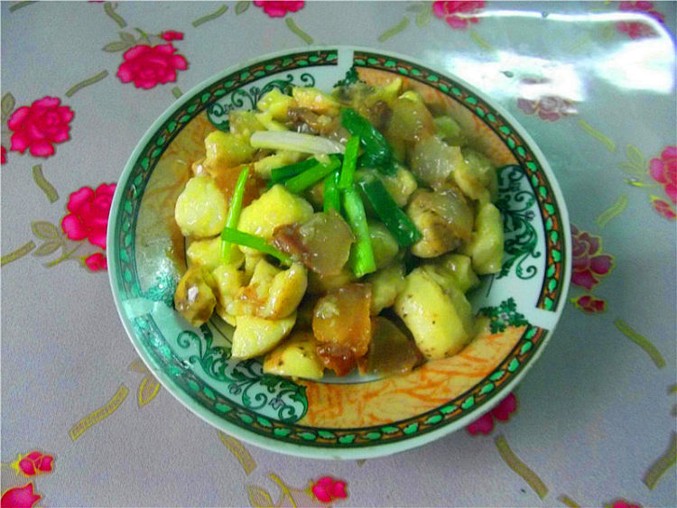 腊肉炒茨菇步骤9