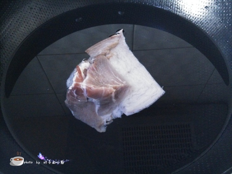 香芹炒腊肉步骤2