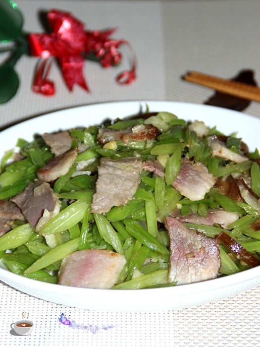 香芹炒腊肉步骤11
