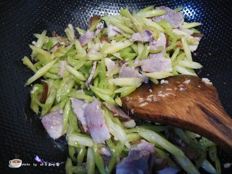 香芹炒腊肉步骤10