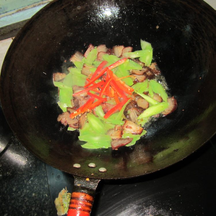 腊肉莴笋步骤7