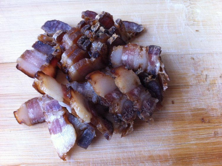 芹菜杏鲍菇炒腊肉步骤4