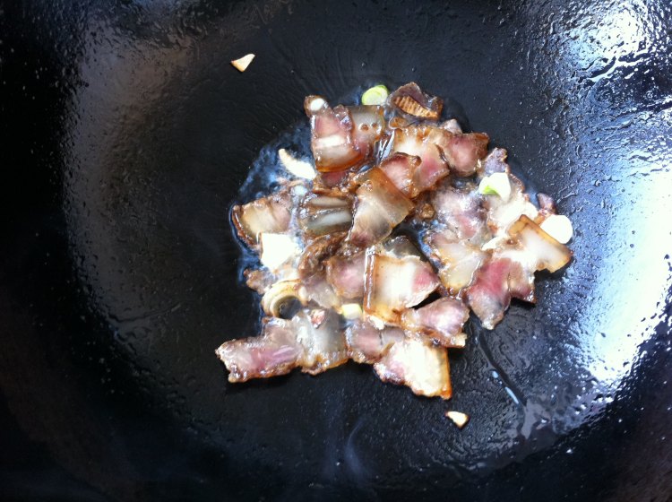 香菇白菜炒腊肉步骤4