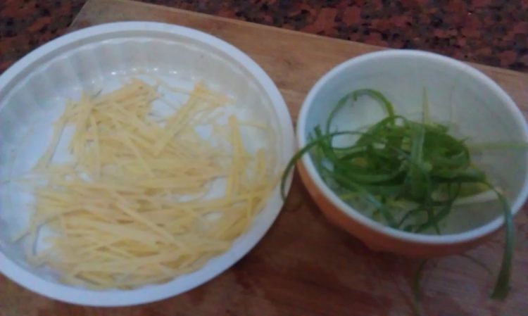 腊味窝蛋煲仔饭步骤6