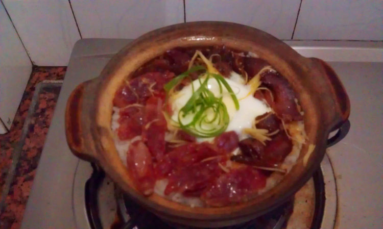 腊味窝蛋煲仔饭步骤14