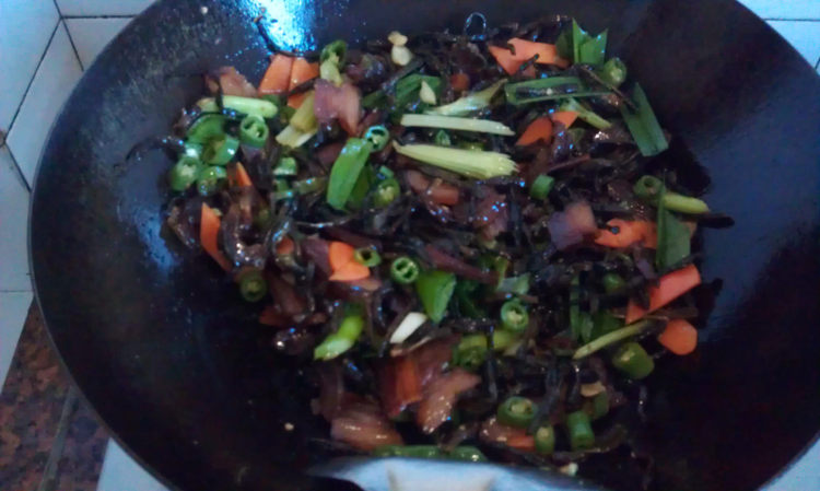 豇豆干炒腊肉步骤9