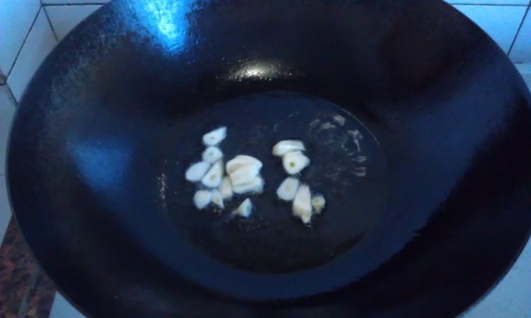 豇豆干炒腊肉步骤4
