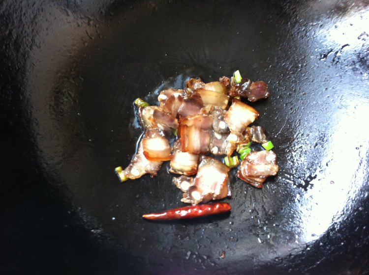 菜花炒腊肉步骤4
