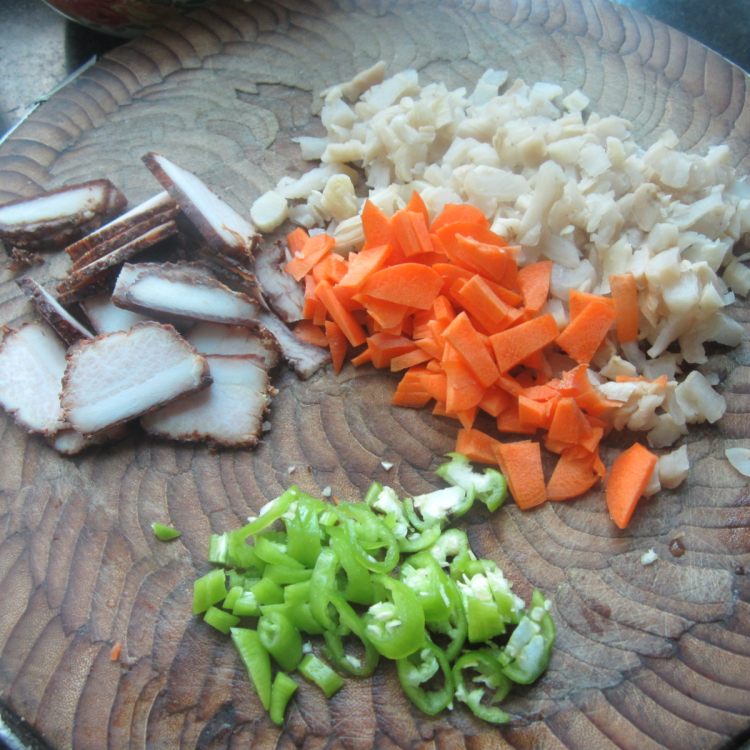 豉香干萝卜腊肉步骤2