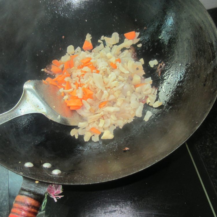 豉香干萝卜腊肉步骤5