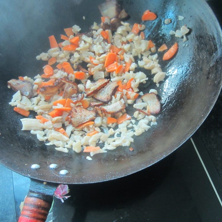 豉香干萝卜腊肉步骤6