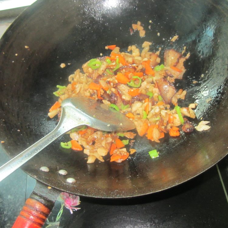 豉香干萝卜腊肉步骤12