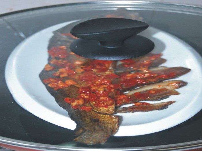腊肉蒸鱼步骤6