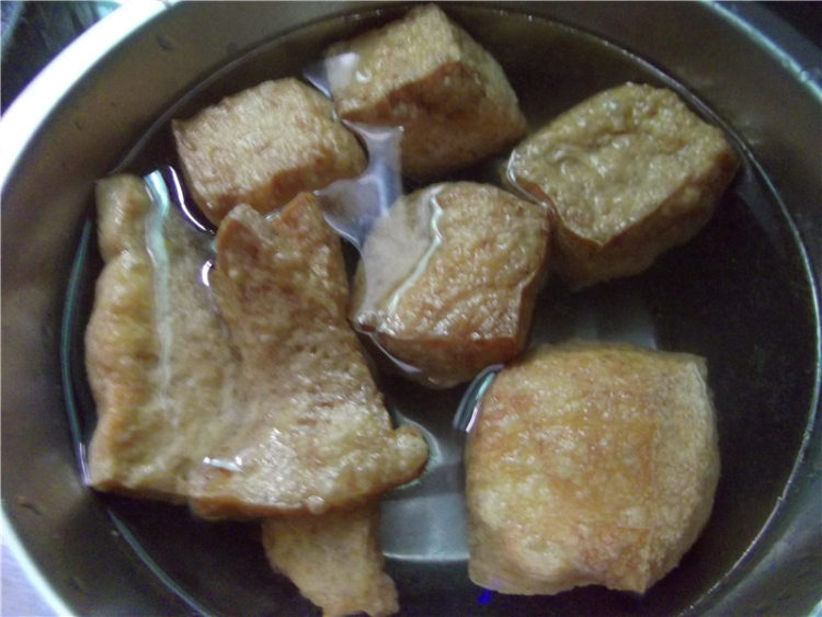 豆卜腊肉煮柚皮步骤4