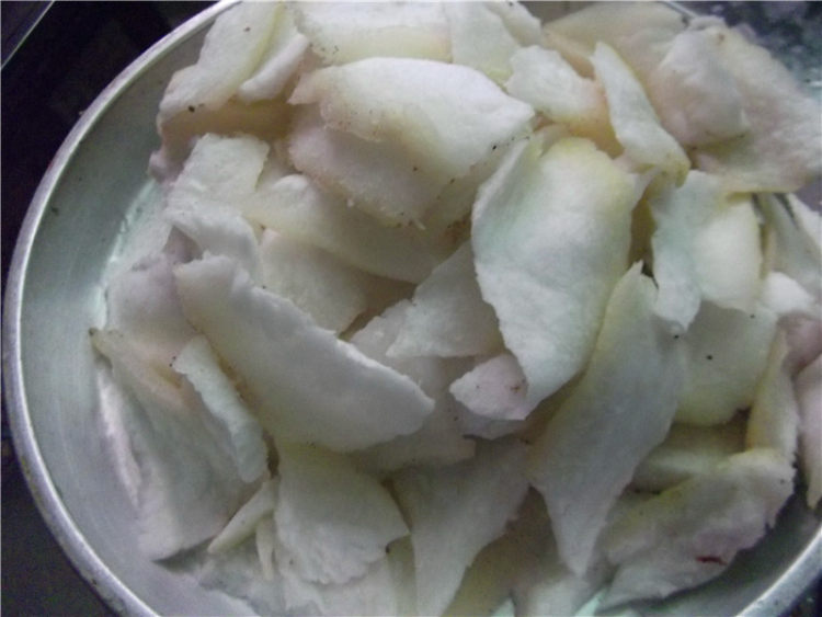 豆卜腊肉煮柚皮步骤3