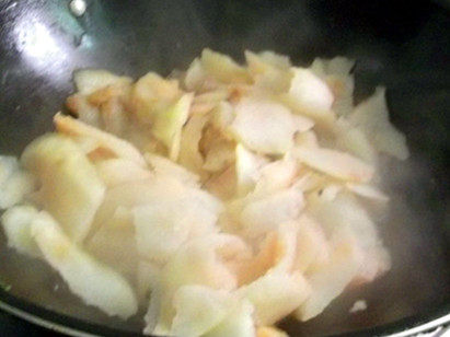 豆卜腊肉煮柚皮步骤10