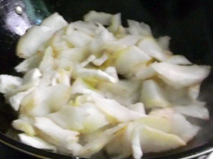 豆卜腊肉煮柚皮步骤9