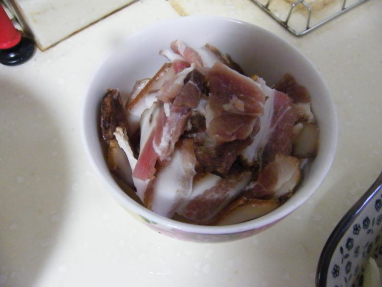 农家炒腊肉步骤5