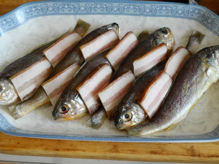 腊肉小黄花步骤5