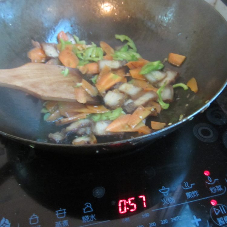 腊肉红萝卜片步骤9