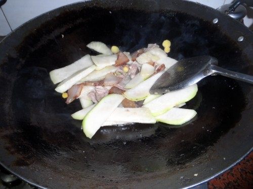 腊肉炒大头菜步骤6
