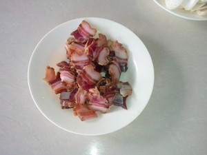 杏鲍菇蒸腊肉步骤3