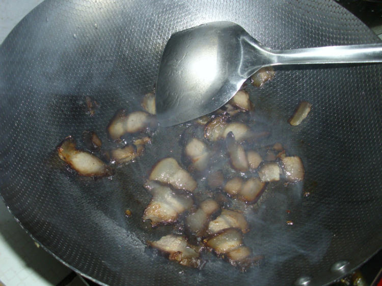 腊肉炒白菜帮步骤3