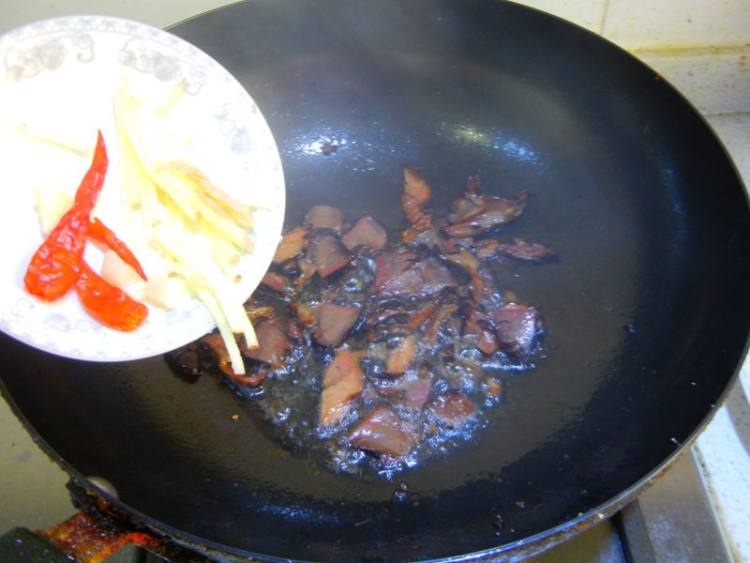 腊肉干锅花菜步骤9