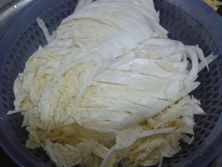 腊肉炒大白菜步骤2