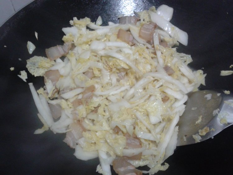腊肉炒大白菜步骤5