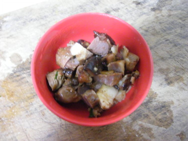 莴笋块炒腊肉步骤1