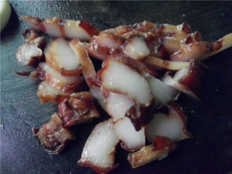 莴苣炒腊肉步骤2