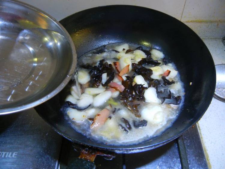腊味马蹄黑木耳汤步骤8