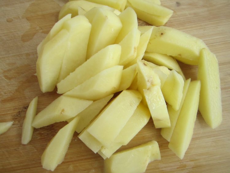 腊味烧土豆茄子步骤4