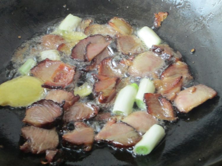 腊味烧土豆茄子步骤6