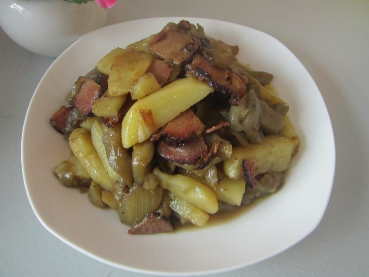 腊味烧土豆茄子步骤11